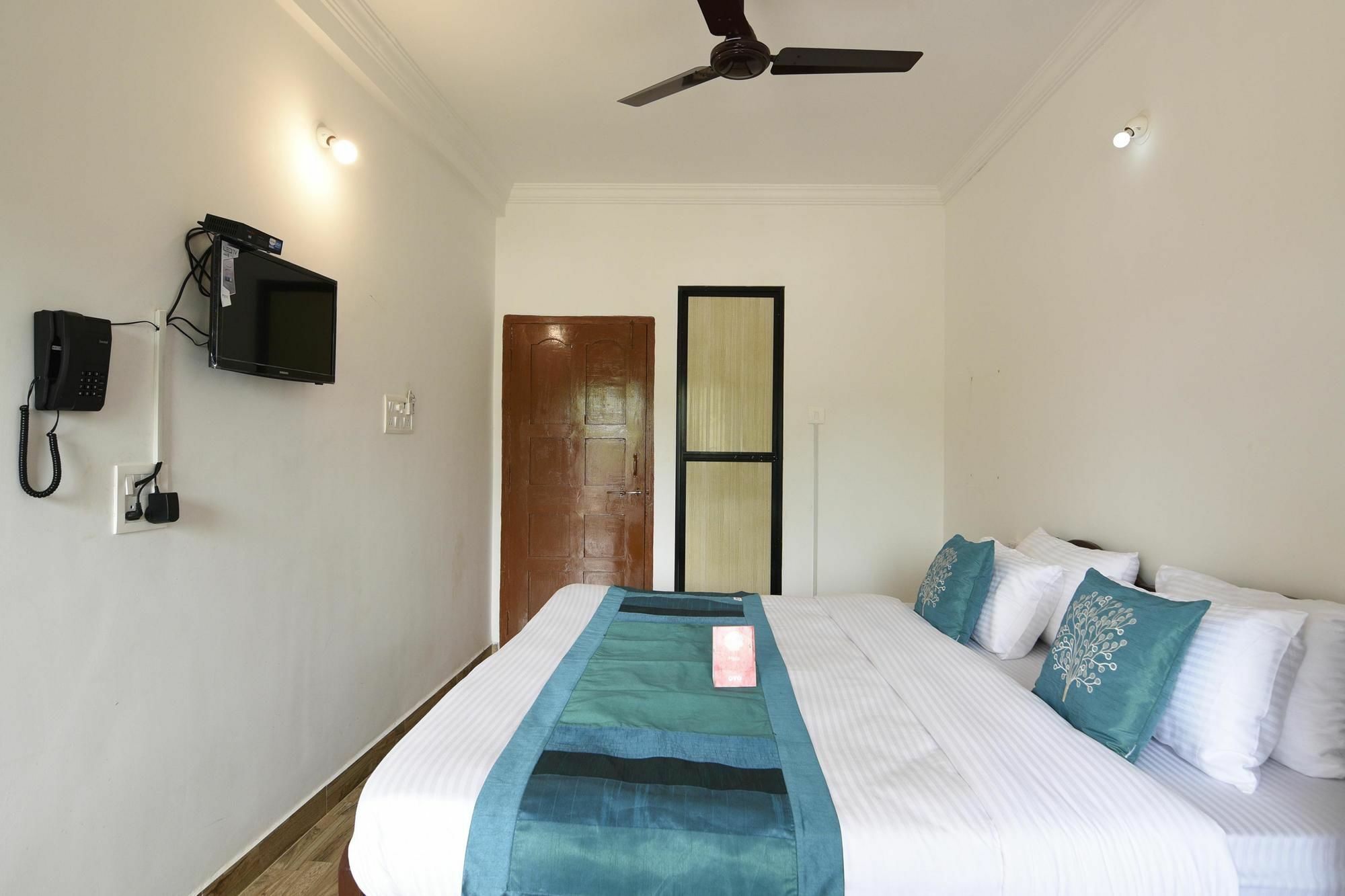 Frank Guest House Baga Esterno foto