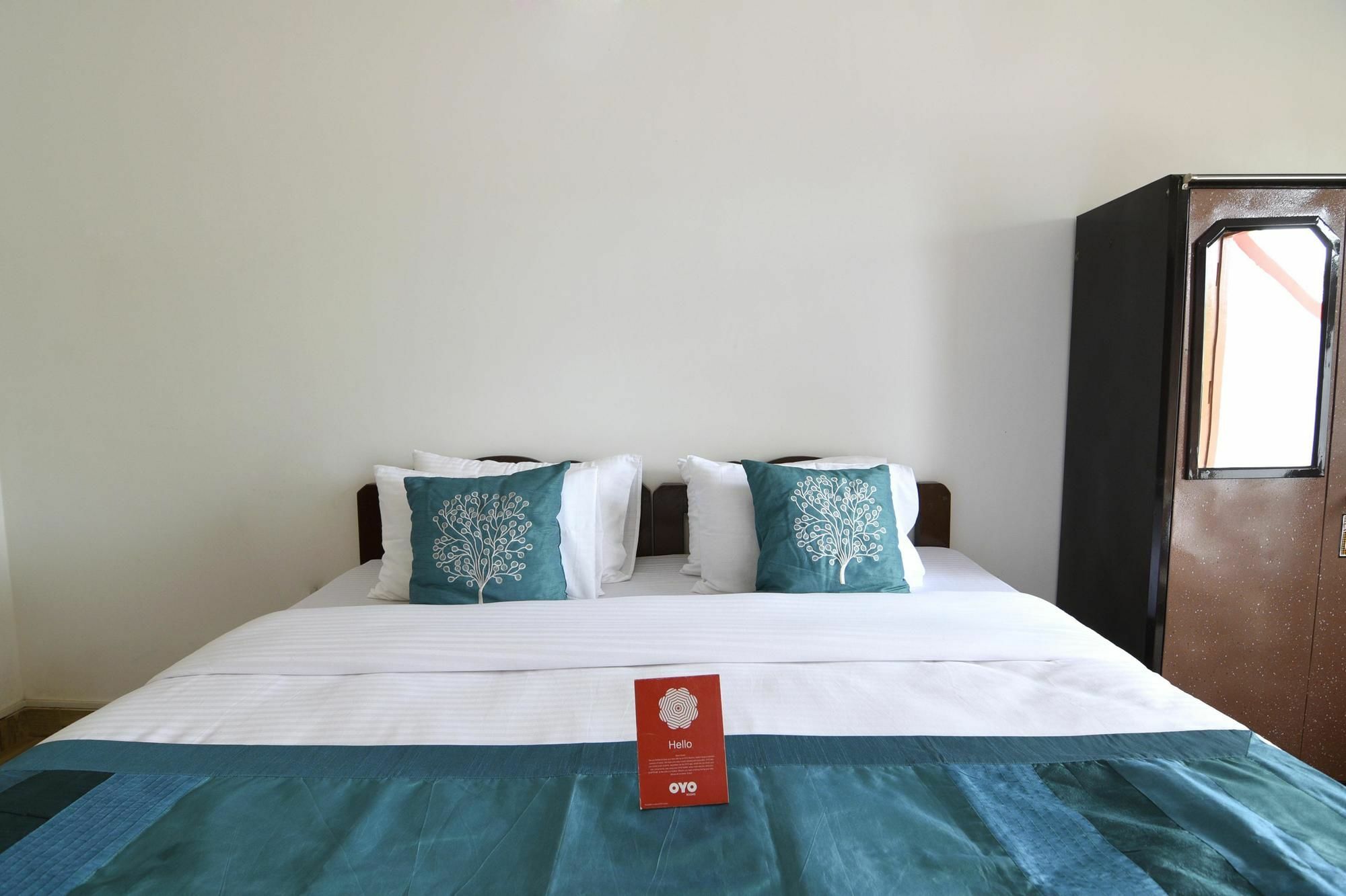 Frank Guest House Baga Esterno foto