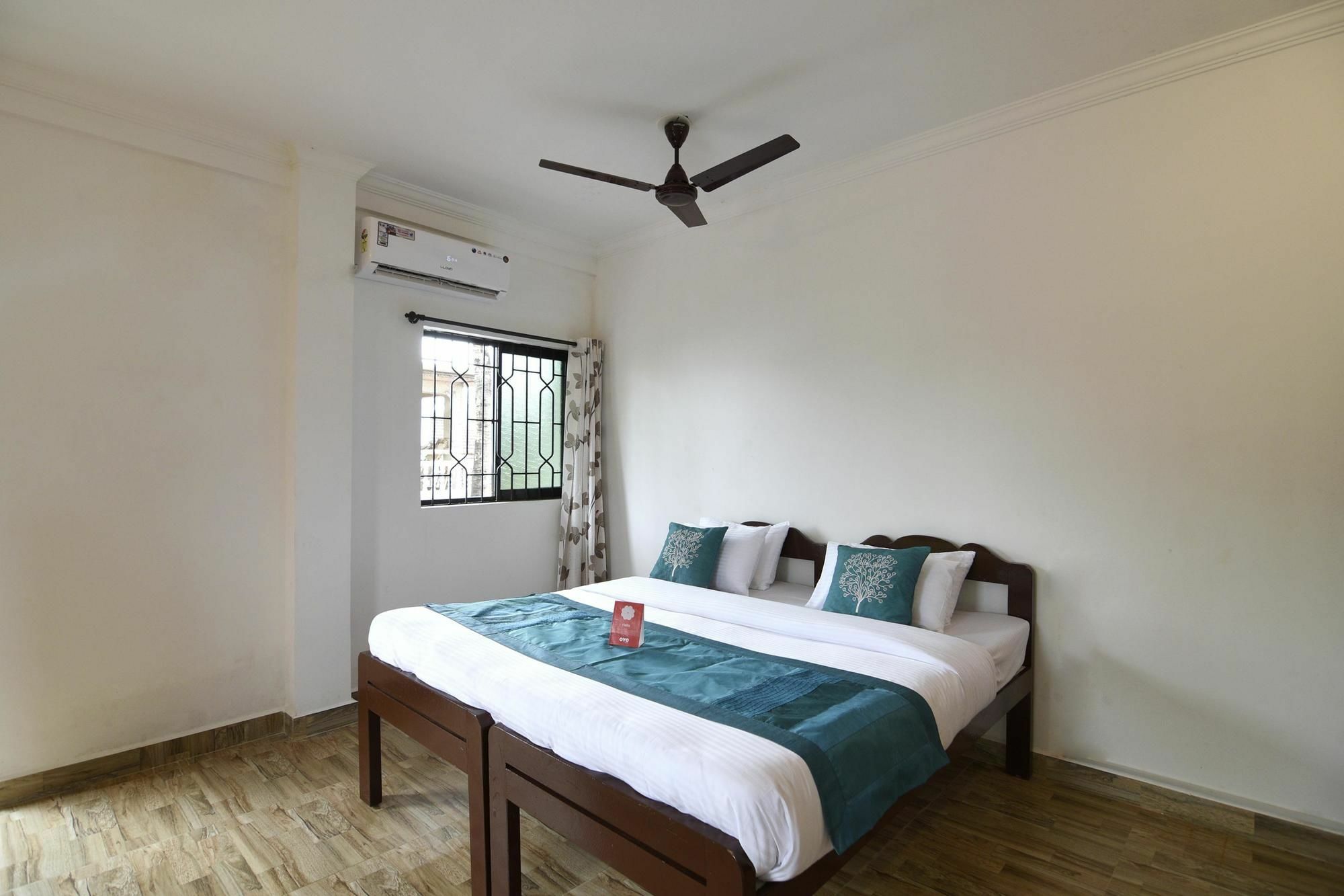 Frank Guest House Baga Esterno foto