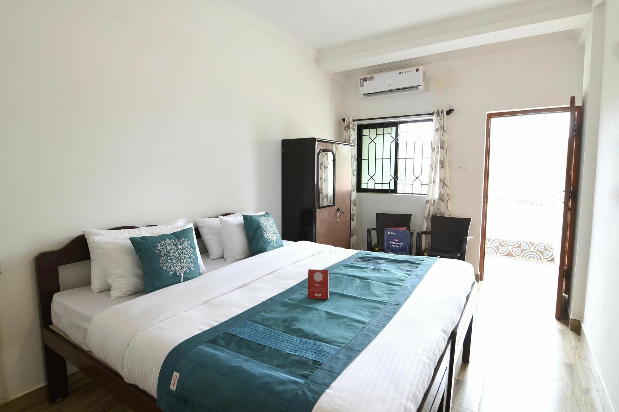 Frank Guest House Baga Esterno foto